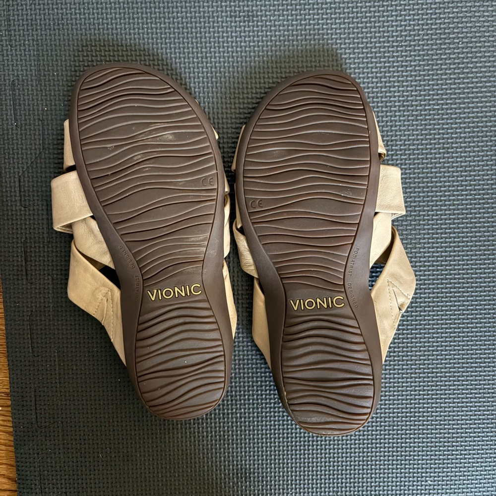 Vionic Women's Juno Orthotic Arch Support Tan Crisscross Slide Sandals Size 9.5 - Picture 2 of 4